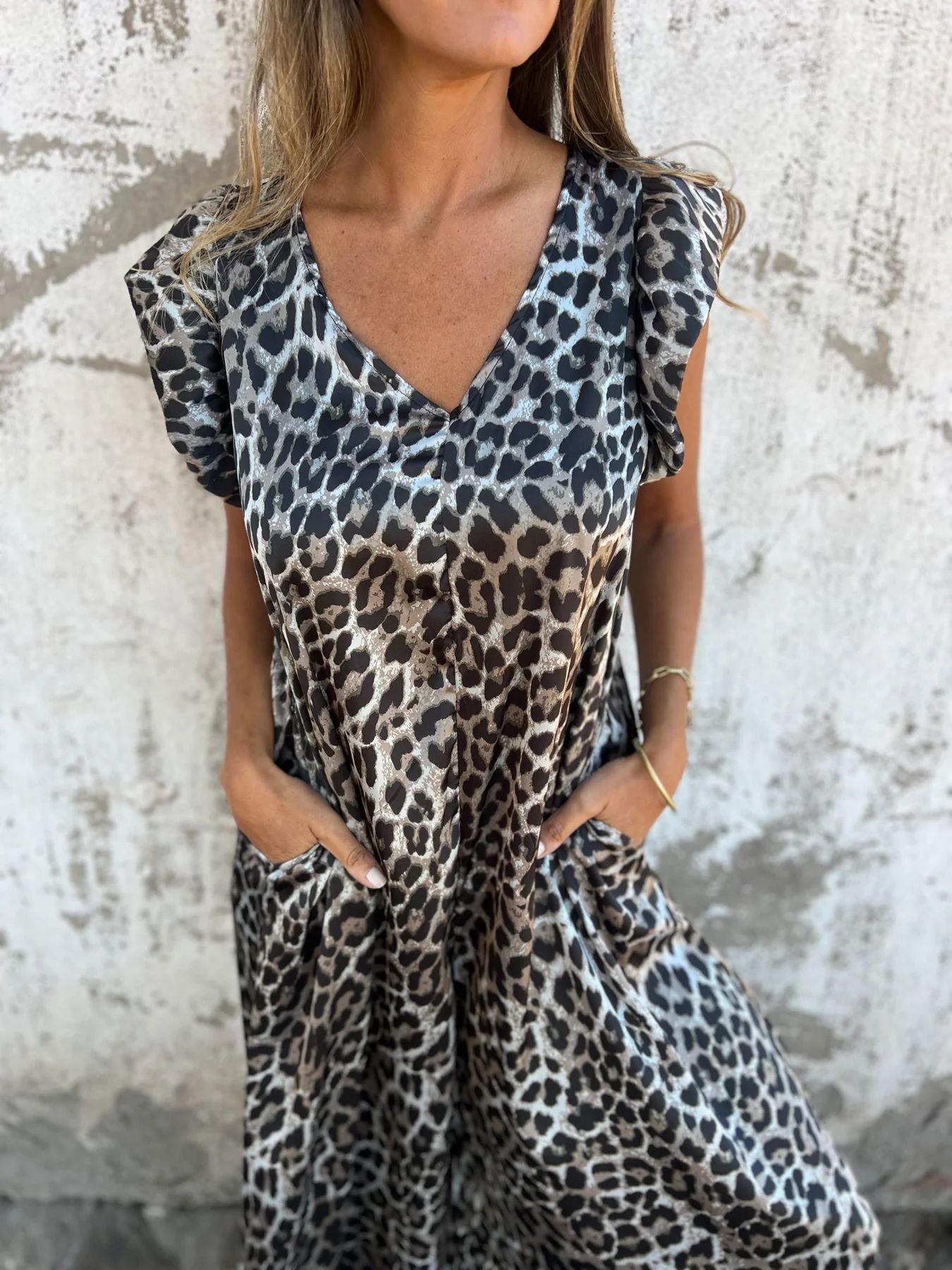 CASSANDRA | Trendy V-Neck Jumpsuit