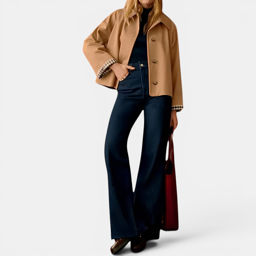 SOLVAINE™ – Plaid-Lined Cropped Trench Coat