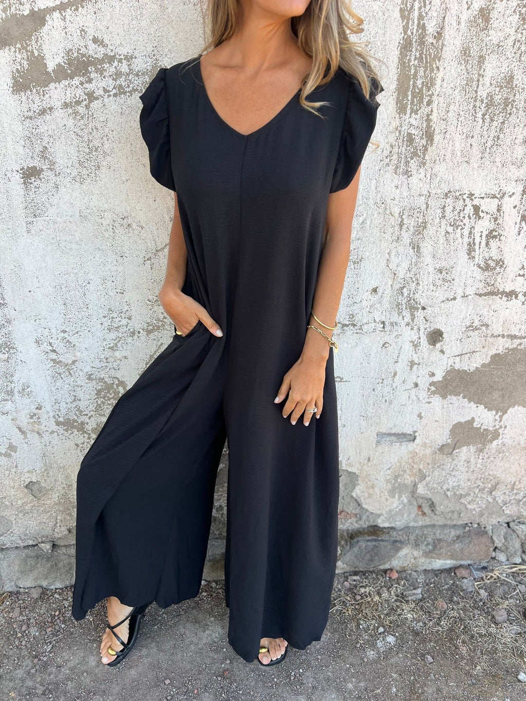 CASSANDRA | Trendy V-Neck Jumpsuit