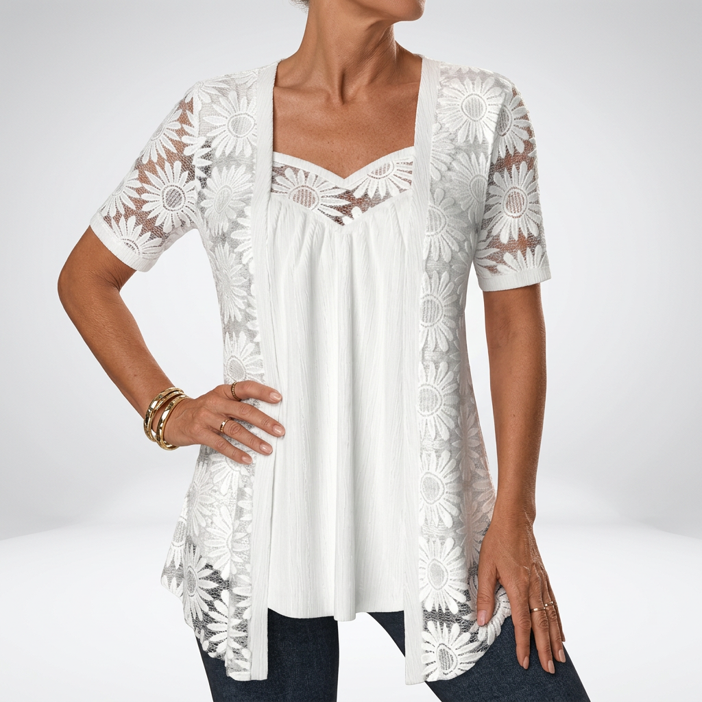 Prudence | White blouse with lace and short sleeves: feminine elegance