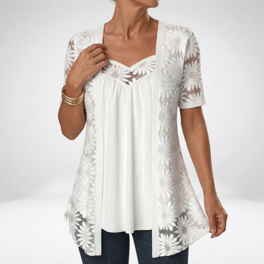 Prudence | White blouse with lace and short sleeves: feminine elegance
