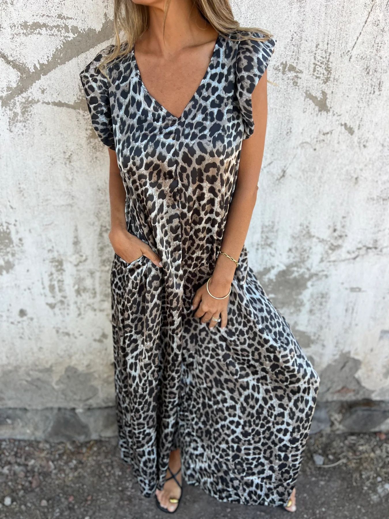 CASSANDRA | Trendy V-Neck Jumpsuit