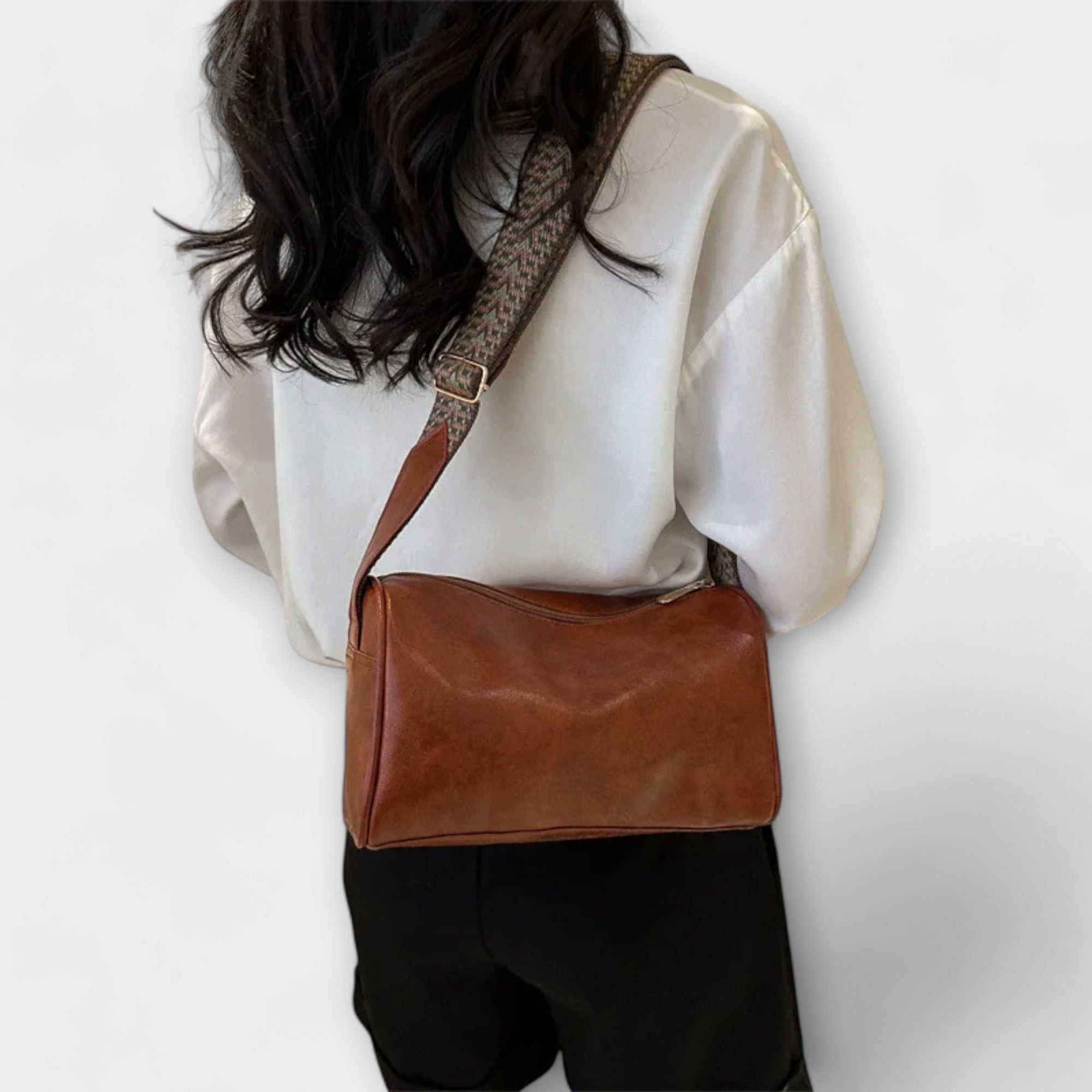 Xylo | Elegant Vintage Crossbody Bag